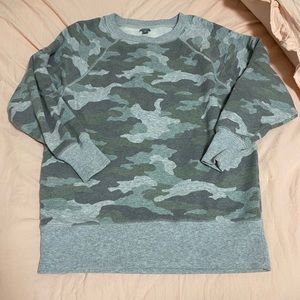 Camouflage oversized pullover